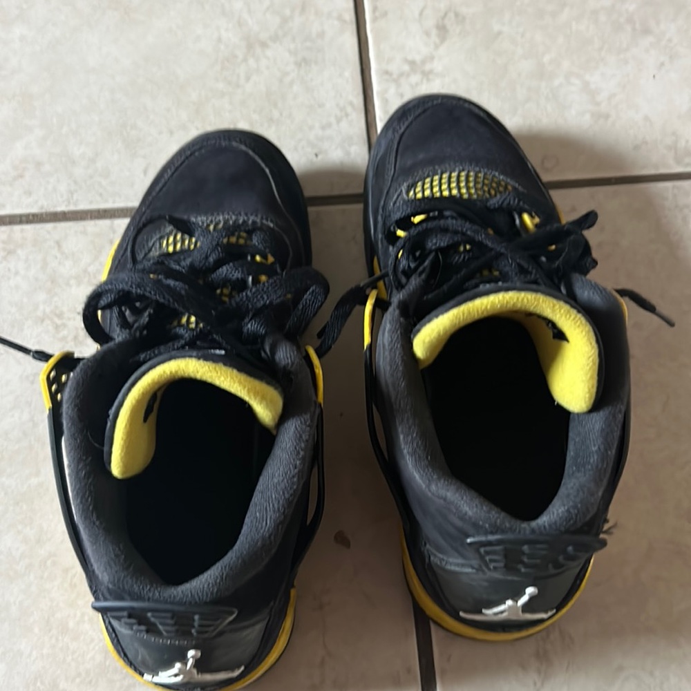 Jordan 4s youth 7